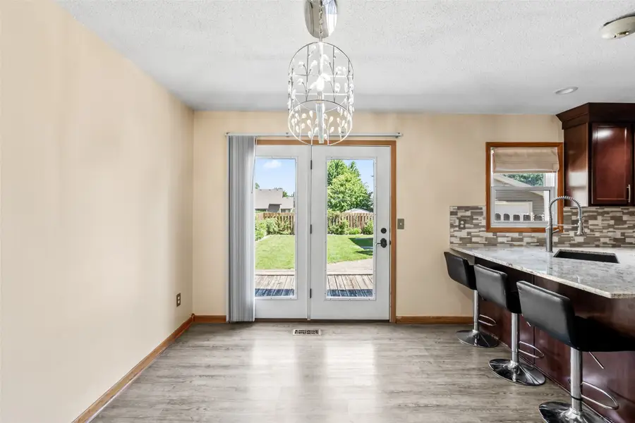 7037 Hickory Lane, Urbandale, IA 50322 - #3