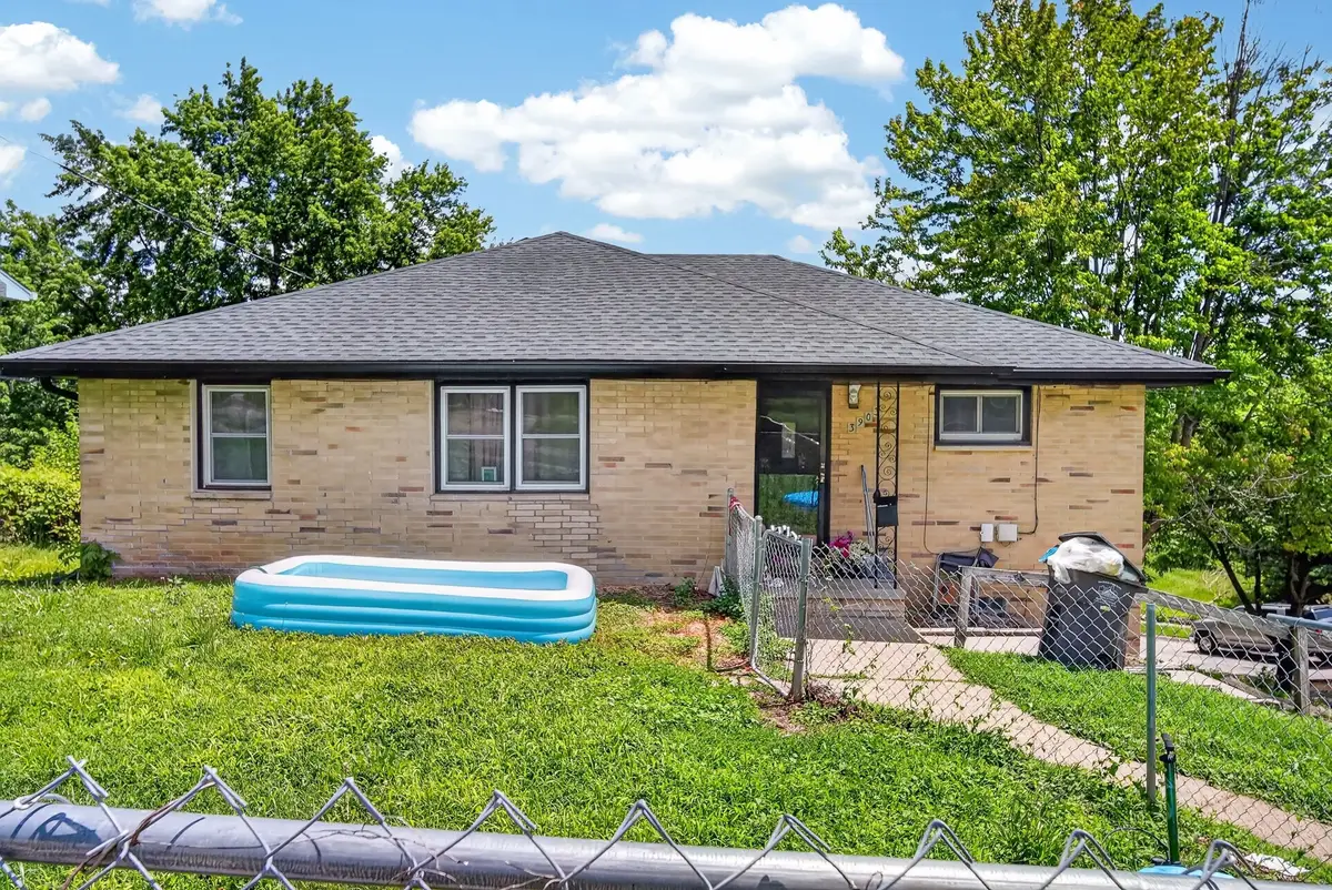 3903 Oakshire Road, Des Moines, IA 50310 - #1