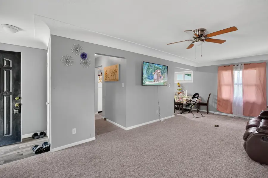 3903 Oakshire Road, Des Moines, IA 50310 - #3