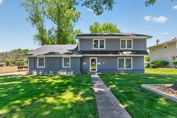 2115 Pleasant Street, West Des Moines, IA 50265
