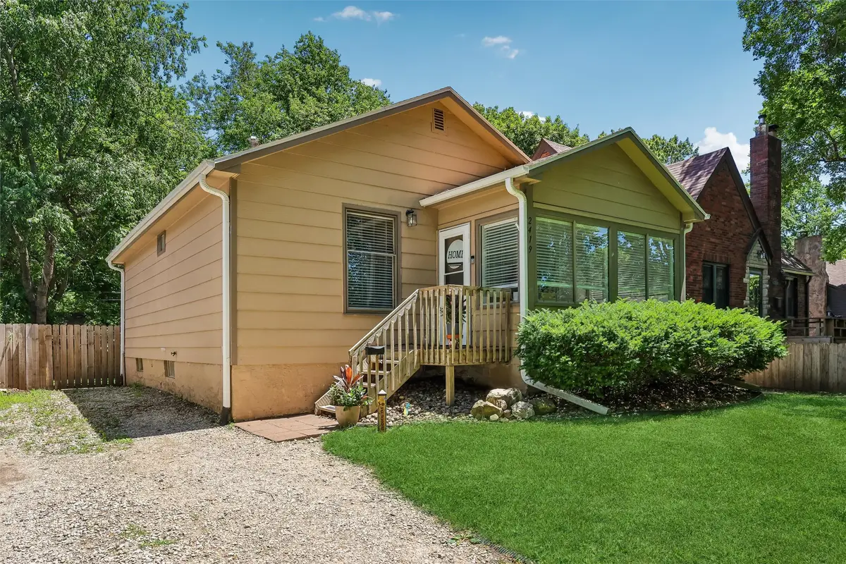 2419 35th Street, Des Moines, IA 50310 - #1