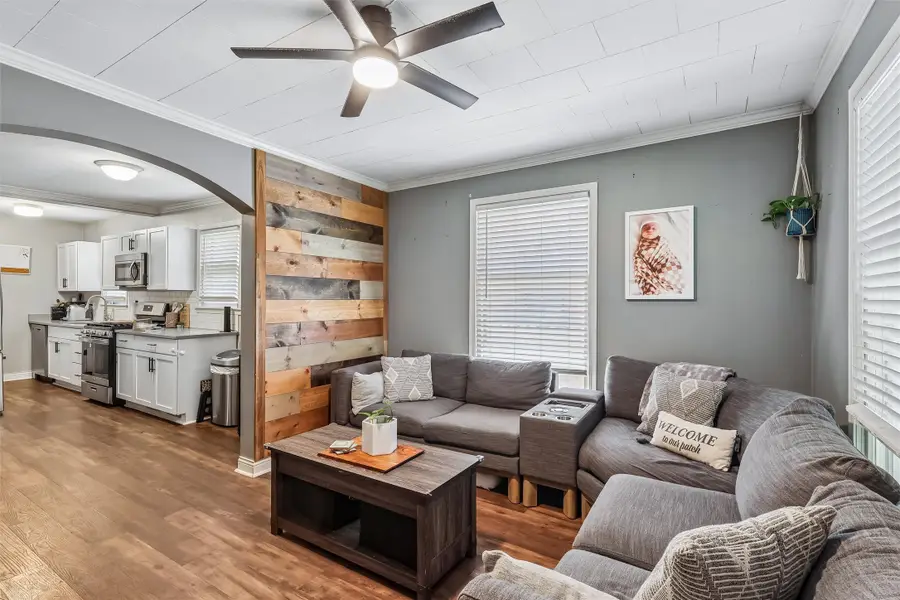 2419 35th Street, Des Moines, IA 50310 - #3