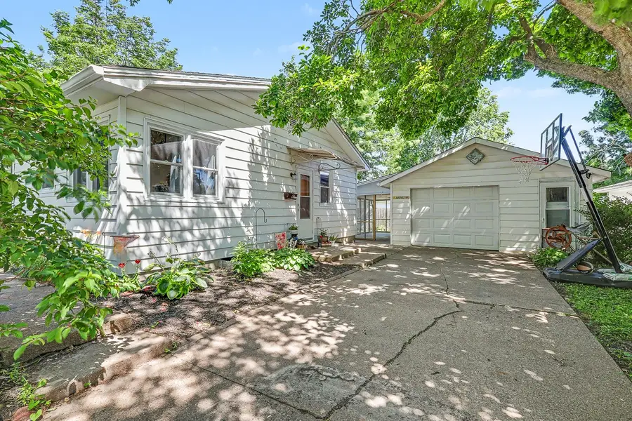 620 Madison Street, Pella, IA 50219 - #2