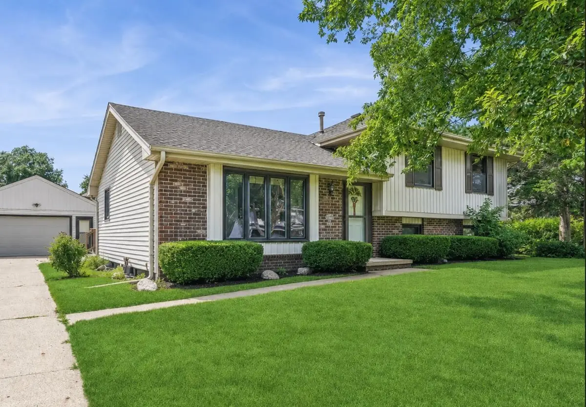4500 73rd Street, Urbandale, IA 50322 - #1