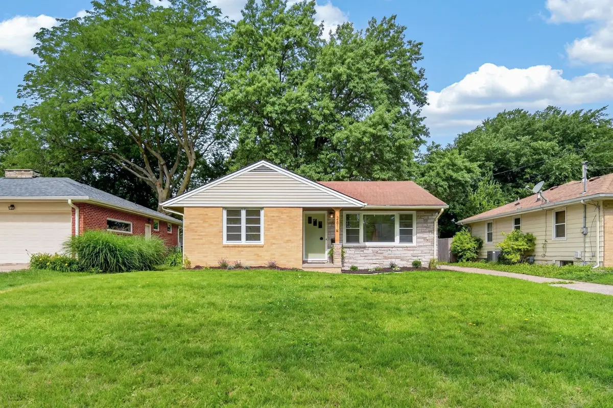 2814 48th Place, Des Moines, IA 50310 - #1