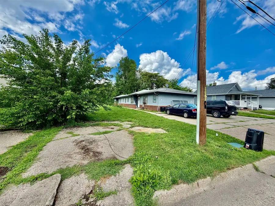 910 N 6th Avenue E, Newton, IA 50208 - #2