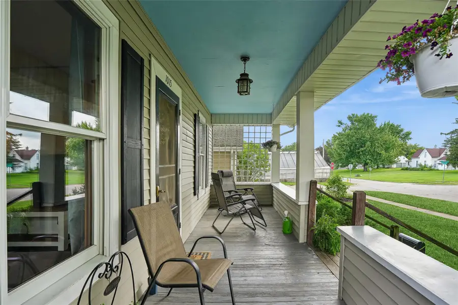 1015 W 2nd Street, Pella, IA 50219 - #2
