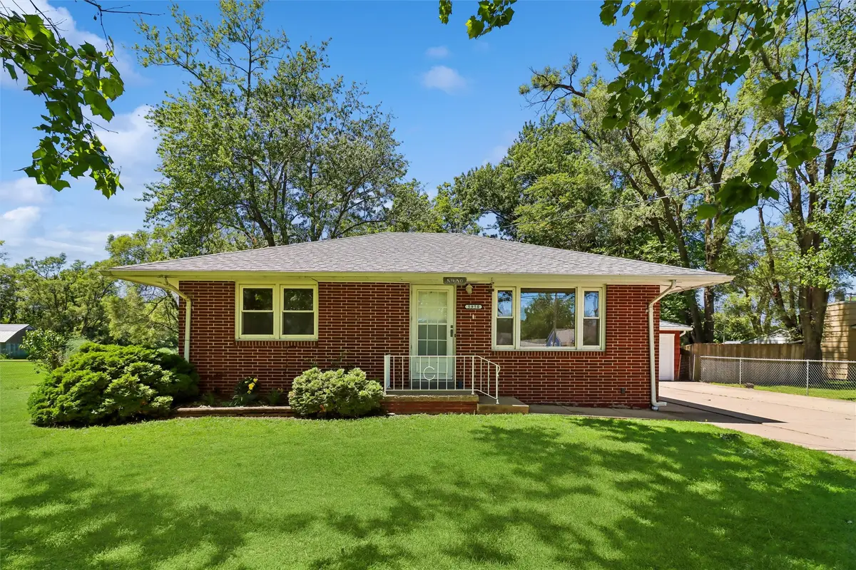 5950 SE 19th Street, Des Moines, IA 50320 - #1