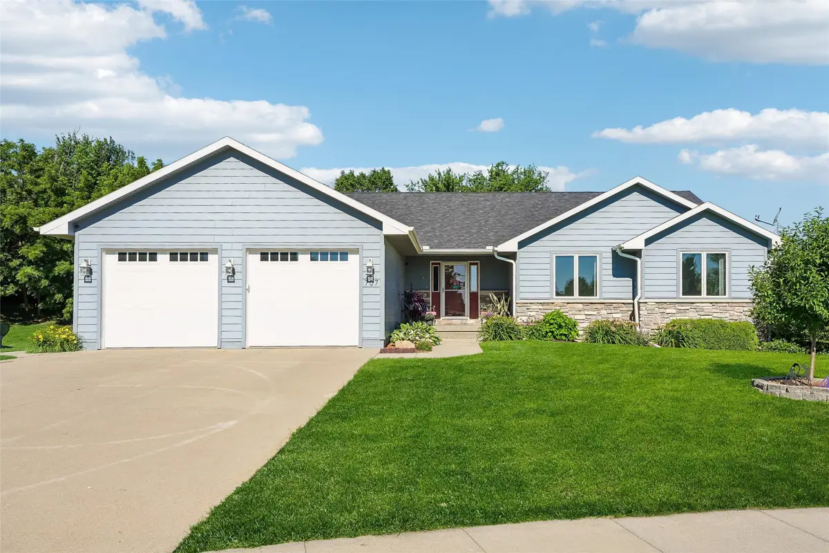 707 N W Street, Indianola, IA 50125 - #1