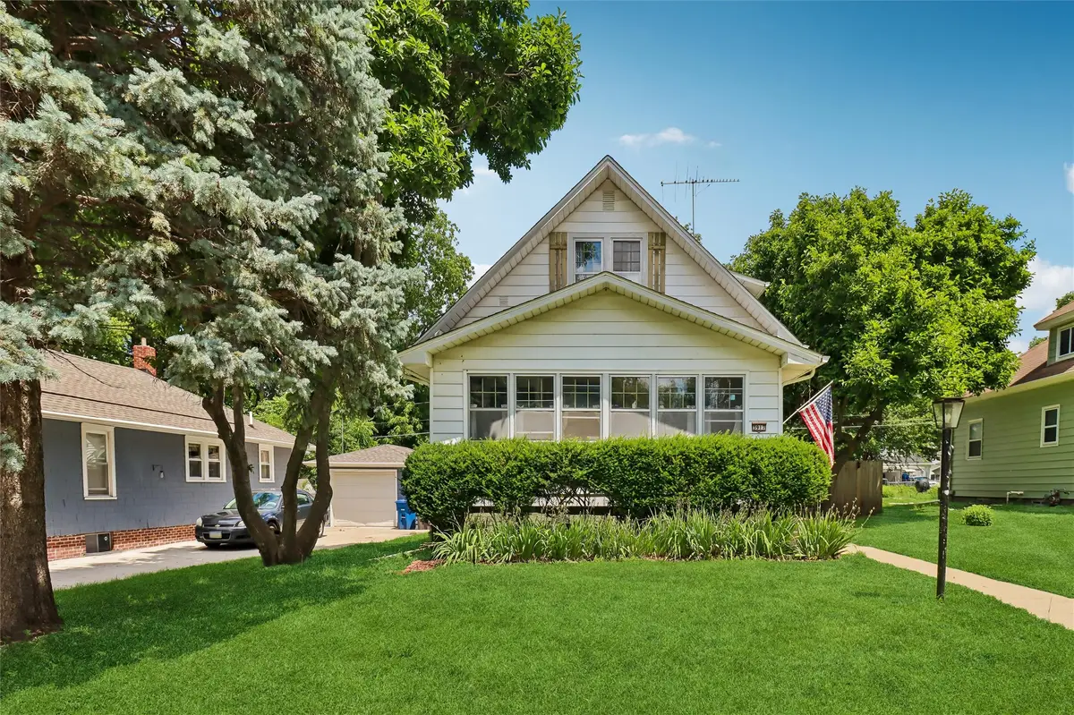 3917 11th Street, Des Moines, IA 50313 - #1