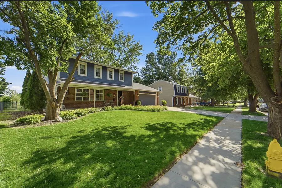 2104 Meadow Brook Drive, West Des Moines, IA 50265 - #3