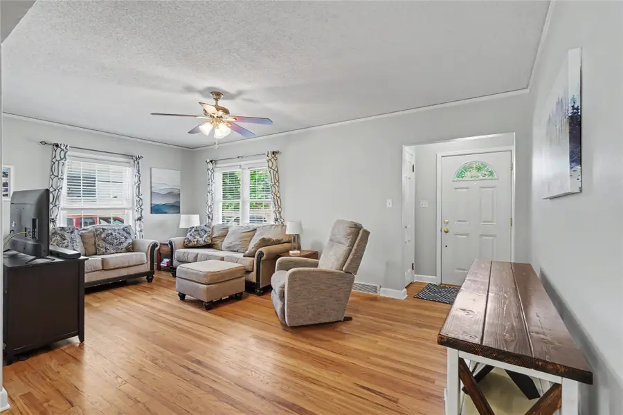 3011 48th Street, Des Moines, IA 50310 - #3