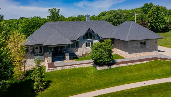 320 Painted Woods Drive, Waukee, IA 50263