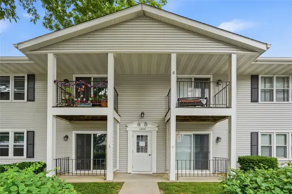 1240 49th Street #6, West Des Moines, IA 50266