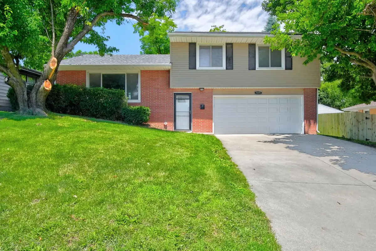 7205 Maple Drive, Urbandale, IA 50322 - #1