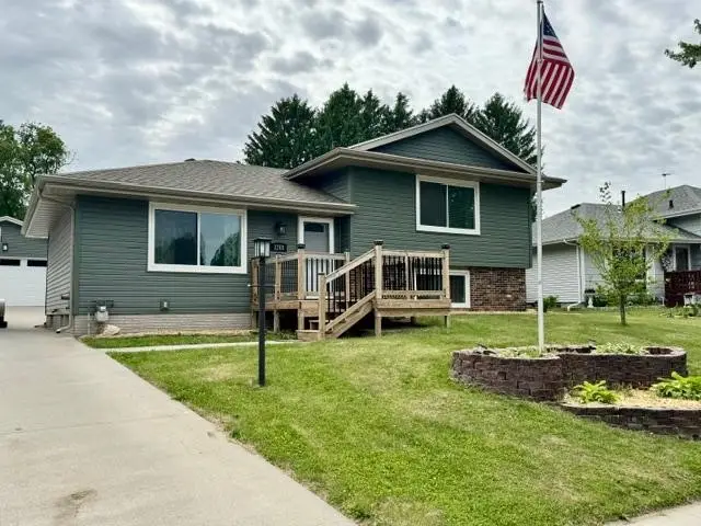 3240 SE 20th Street, Des Moines, IA 50320 - #1