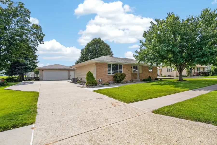 400 S P Street, Indianola, IA 50125 - #2