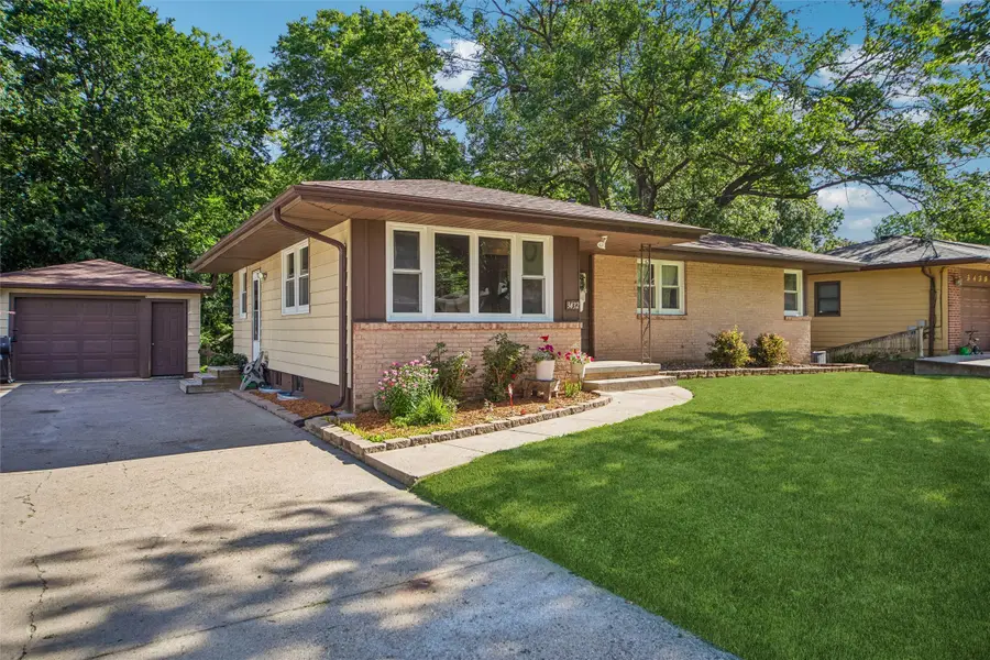 3432 Eastwood Drive, Des Moines, IA 50317 - #2