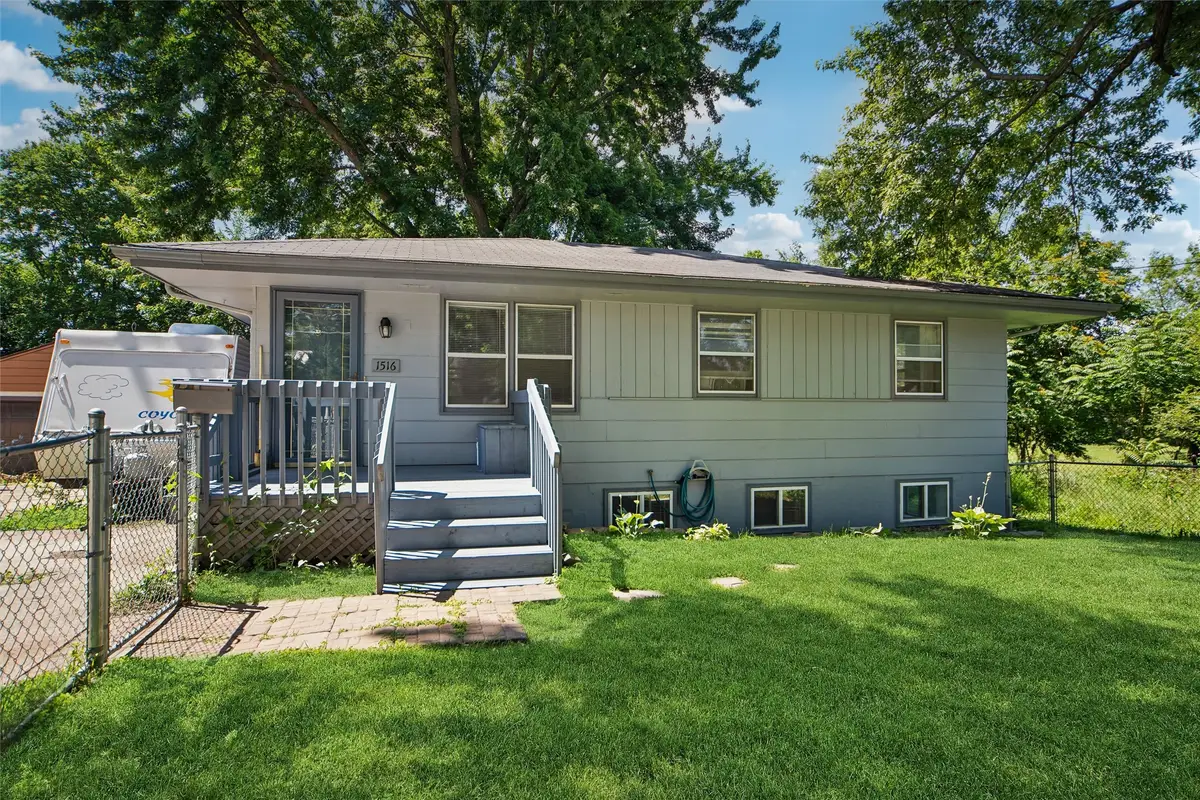 1516 Oak Park Avenue, Des Moines, IA 50313 - #1