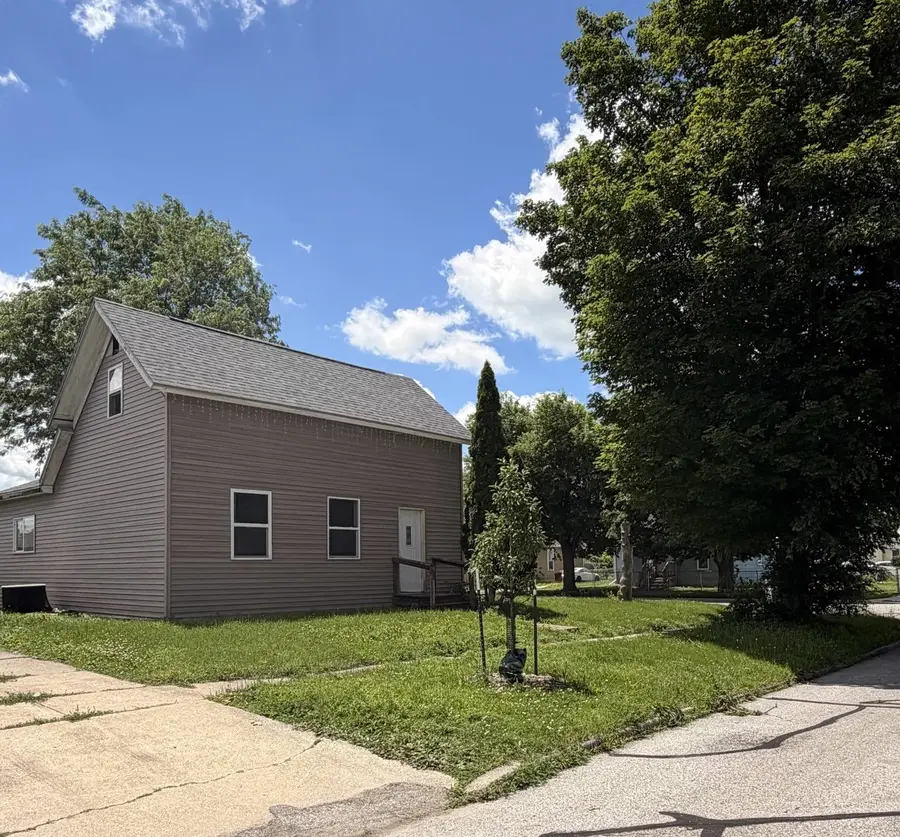 701 Woodbury Station, Marshalltown, IA 50158 - #2