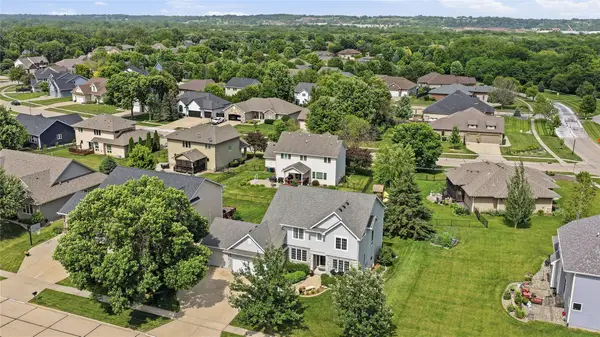 6609 Hampton Court, Johnston, IA 50131