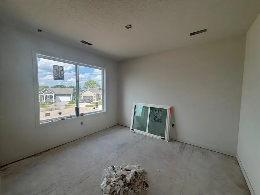 1832 Gordon Court, Norwalk, IA 50211 - #2