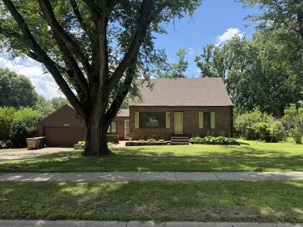 1900 NW 82nd Street, Clive, IA 50325