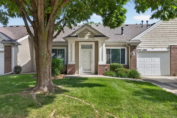 7725 Wistful Vista Drive #1203, West Des Moines, IA 50266