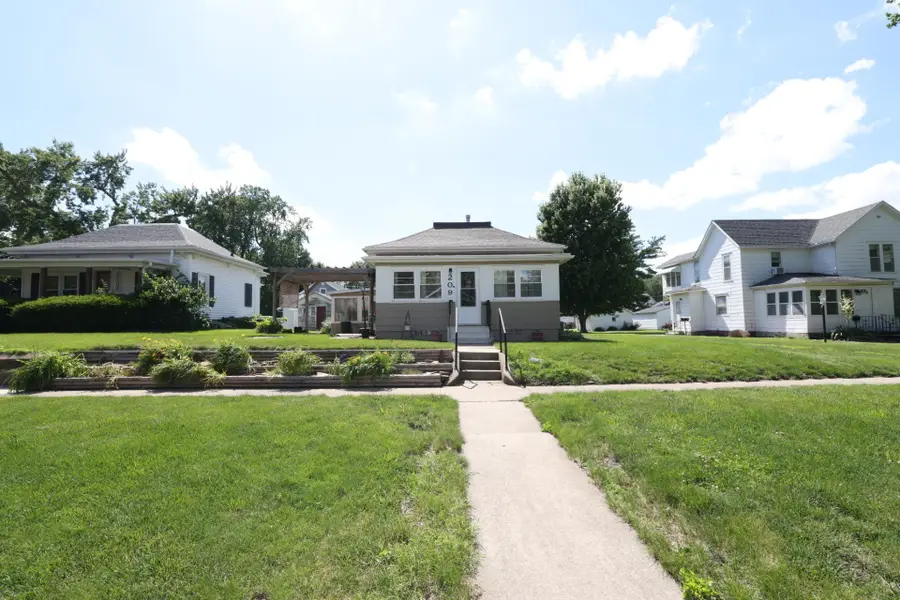 209 Linn Street, Boone, IA 50036 - #3