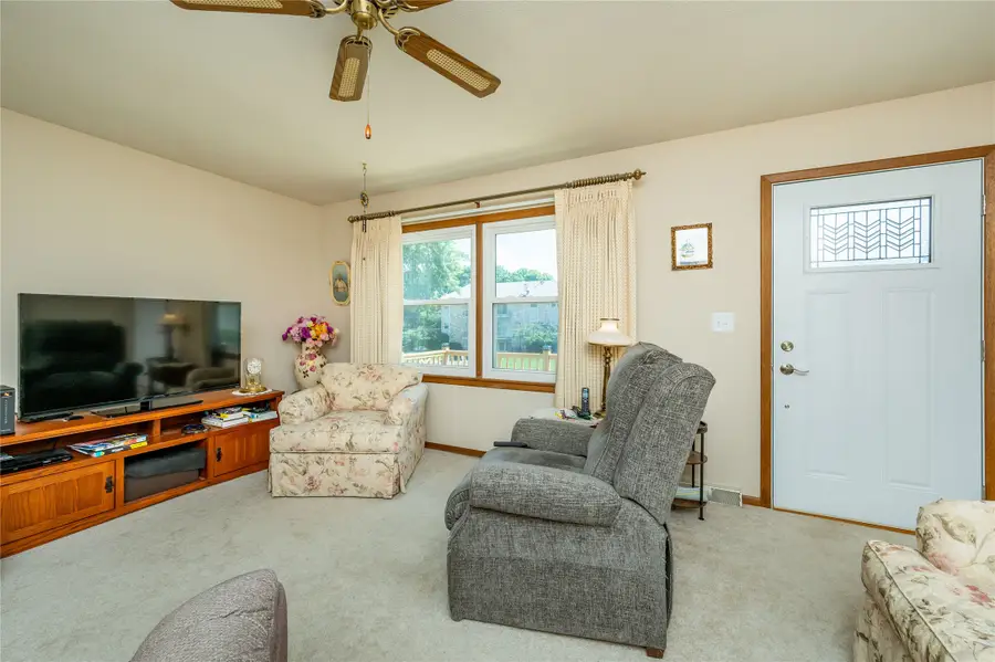 1107 4th Street Sw, Altoona, IA 50009 - #3