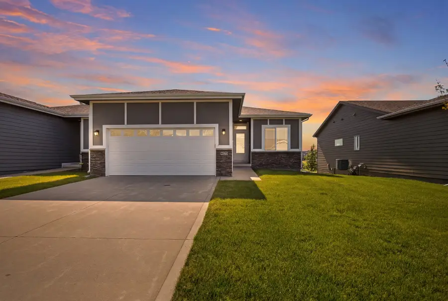 2420 3rd Avenue Se, Altoona, IA 50009 - #2