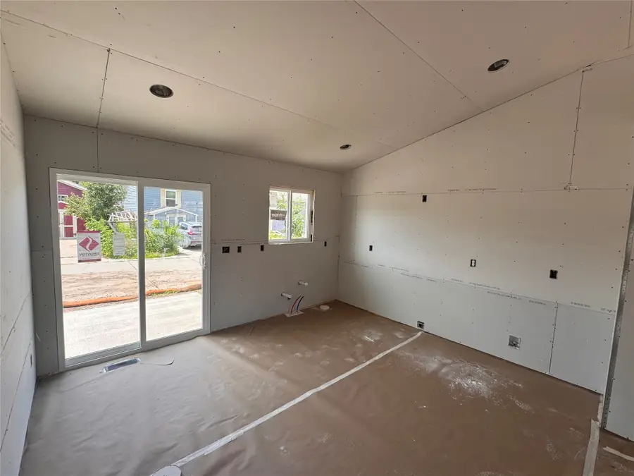 225 Arthur Avenue, Des Moines, IA 50313 - #3