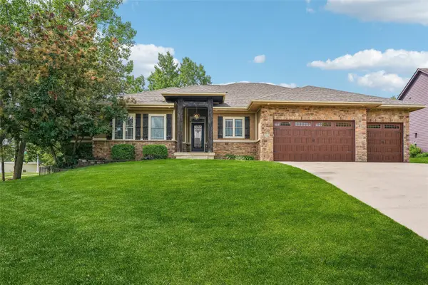 6648 Eagle Ridge Drive, Johnston, IA 50131