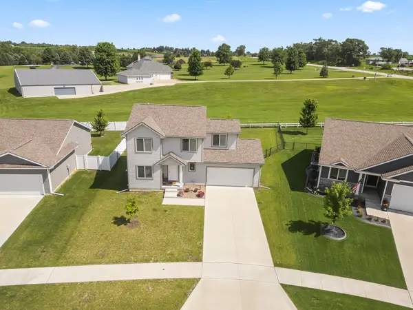 2428 Sunview Drive, Granger, IA 50109