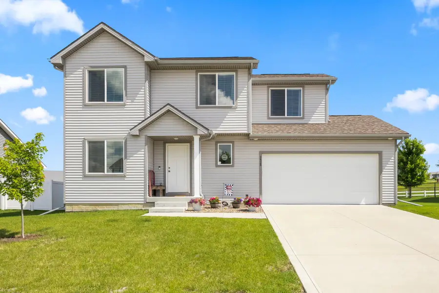 2428 Sunview Drive, Granger, IA 50109 - #2