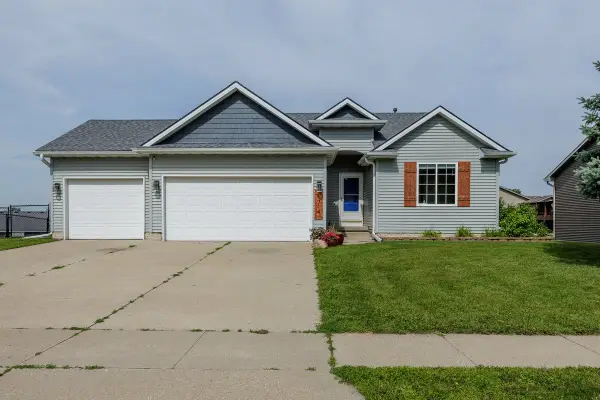1714 Crabapple Lane, Granger, IA 50109