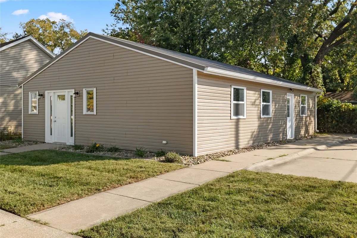 105 S 6th Street, Adel, IA 50003 - #1