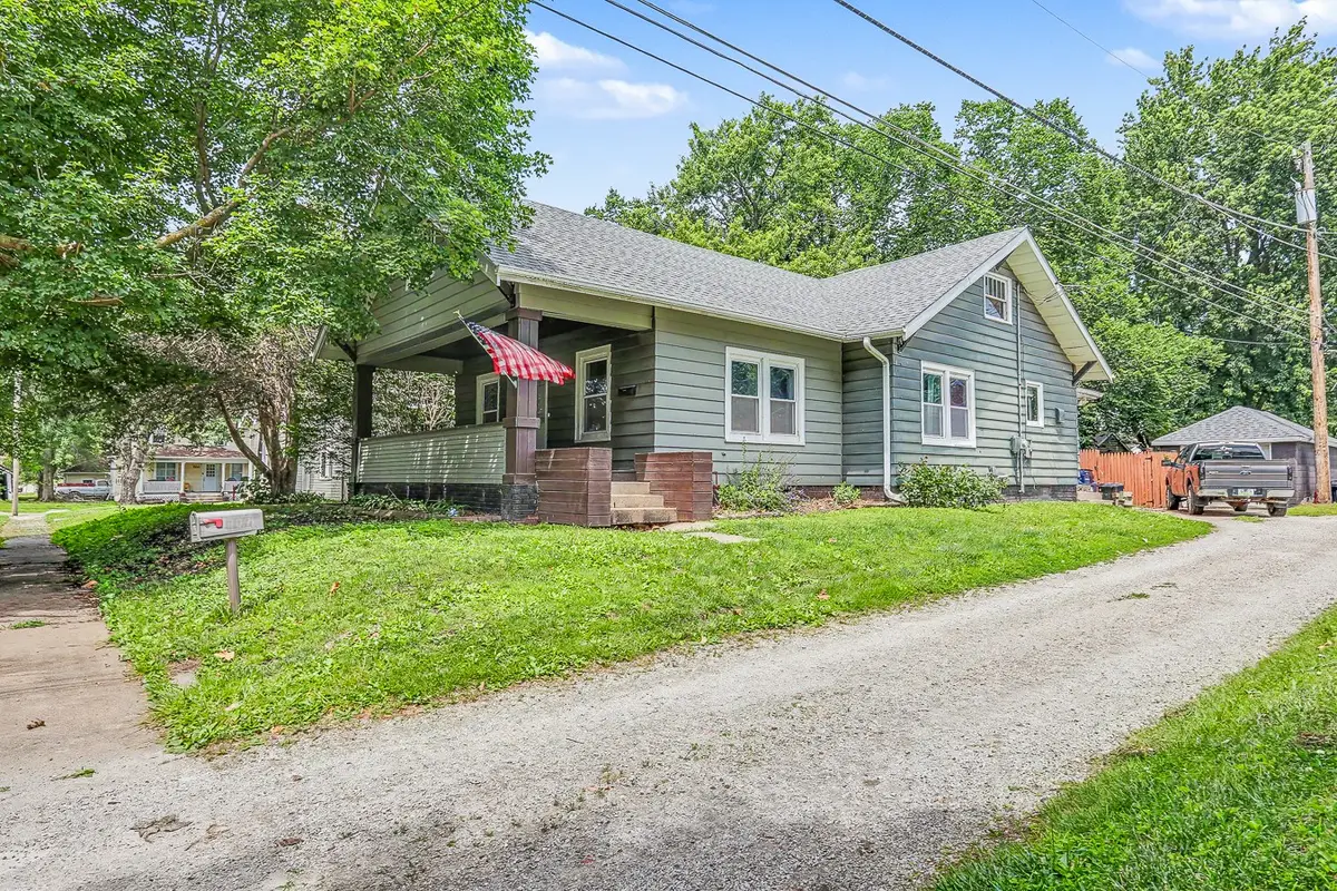 309 D Avenue W, Oskaloosa, IA 52577 - #1