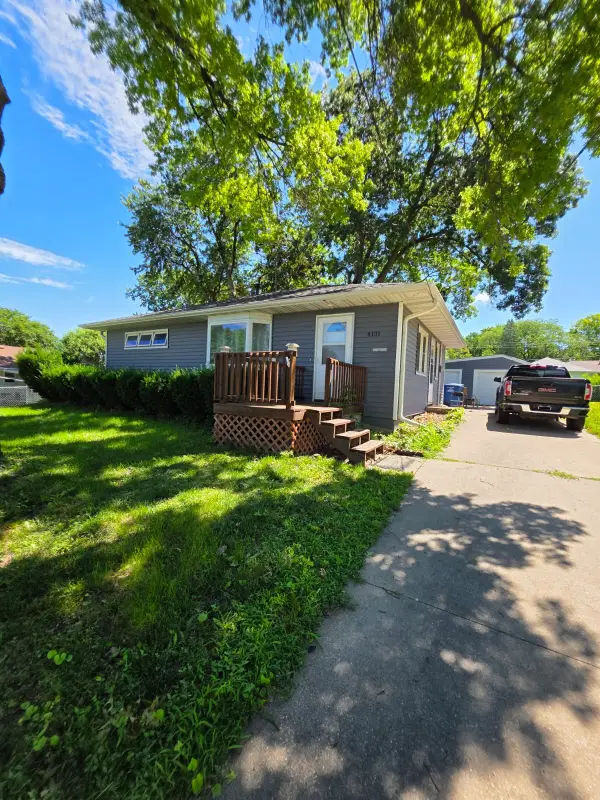 4131 Ardmore Road, Des Moines, IA 50310