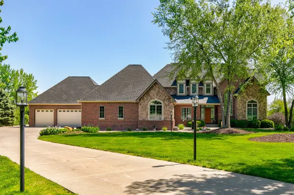 9421 NW 74th Place, Johnston, IA 50131