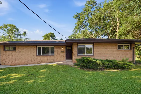 2806 Aurora Avenue, Des Moines, IA 50310