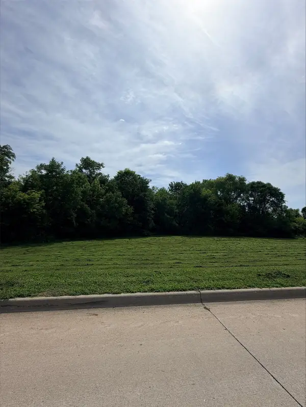 800 E 19th Street S, Newton, IA 50208