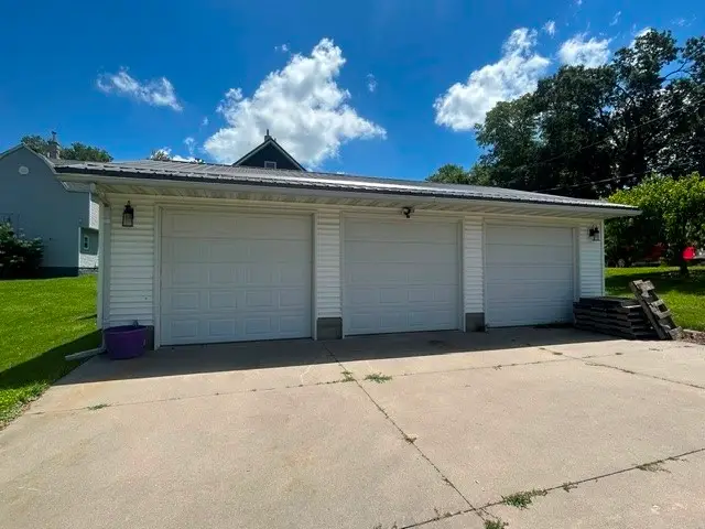 204 S Broadway Street, Toledo, IA 52342 - #3