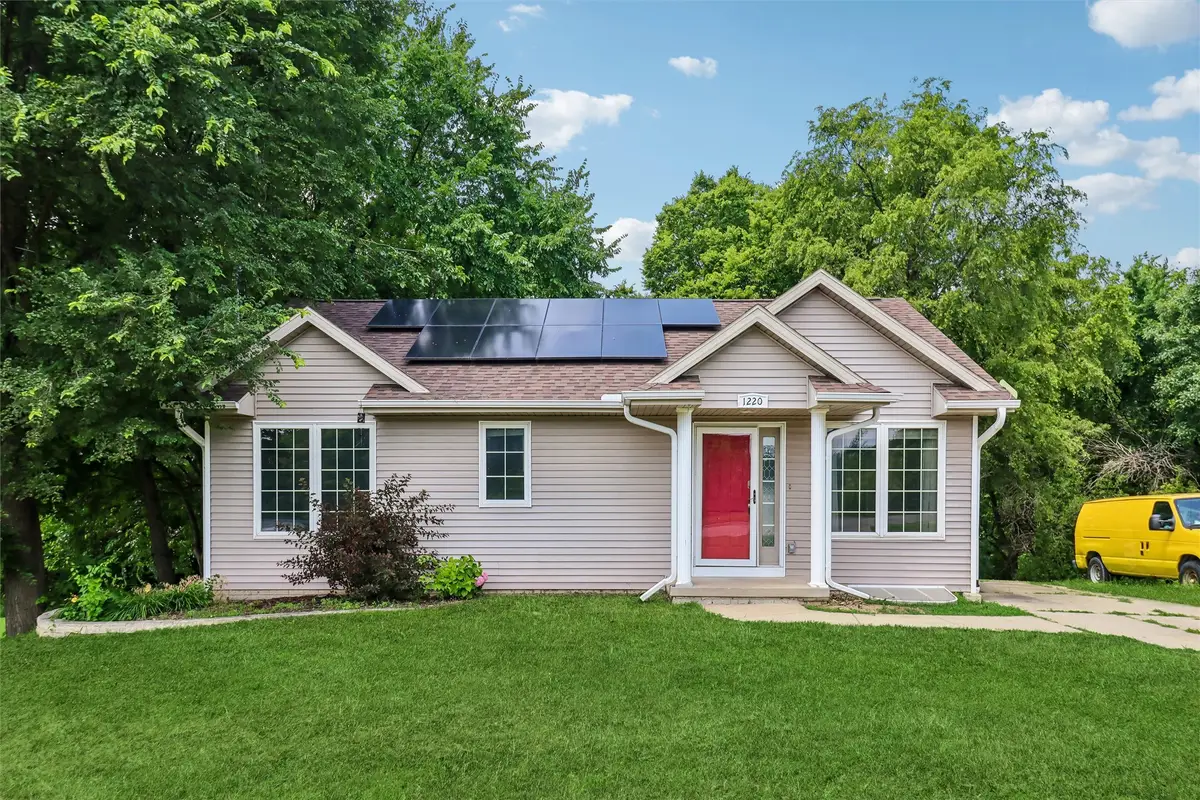 1220 E 38th Street, Des Moines, IA 50317 - #1
