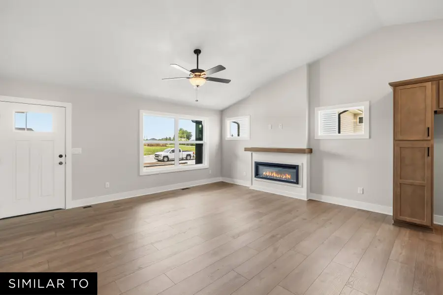 1904 E Clinton Place, Indianola, IA 50125 - #2