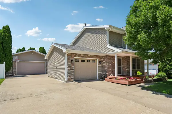 908 Lincoln Street Se, Bondurant, IA 50035