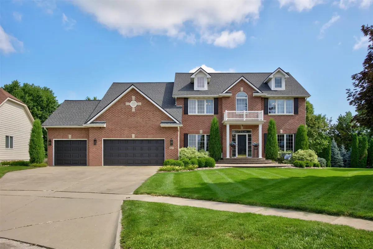 1925 SE Hawthorne Ridge Drive, Waukee, IA 50263 - #1