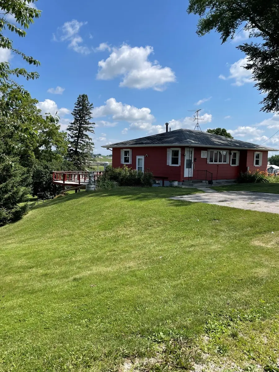 110 Lincoln Street, Brooklyn, IA 52211 - #2