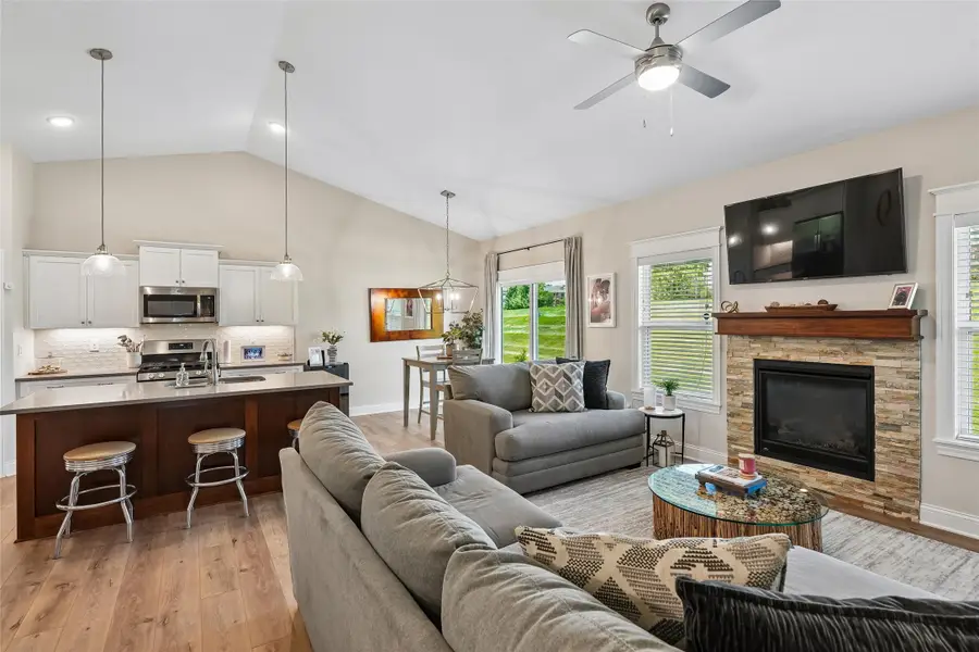 9135 Jamison Drive, West Des Moines, IA 50266 - #2