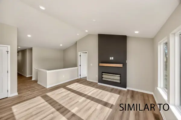 4292 Grover Woods Lane, Des Moines, IA 50317